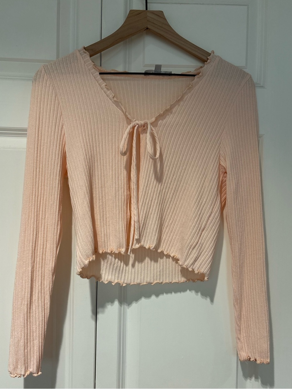 NWOT Front tie shrug.